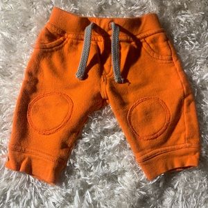 OLD NAVY PUMPKIN ORANGE SWEATPANTS SIZE 0-3 MONTHS HALLOWEEN